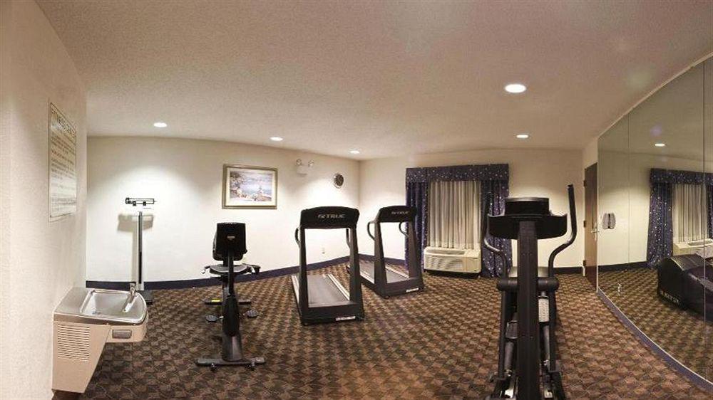 Holiday Inn Express & Suites Chesapeake By Ihg Luaran gambar