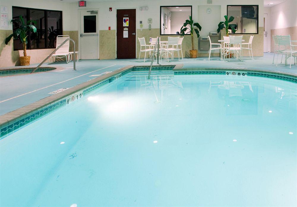 Holiday Inn Express & Suites Chesapeake By Ihg Luaran gambar