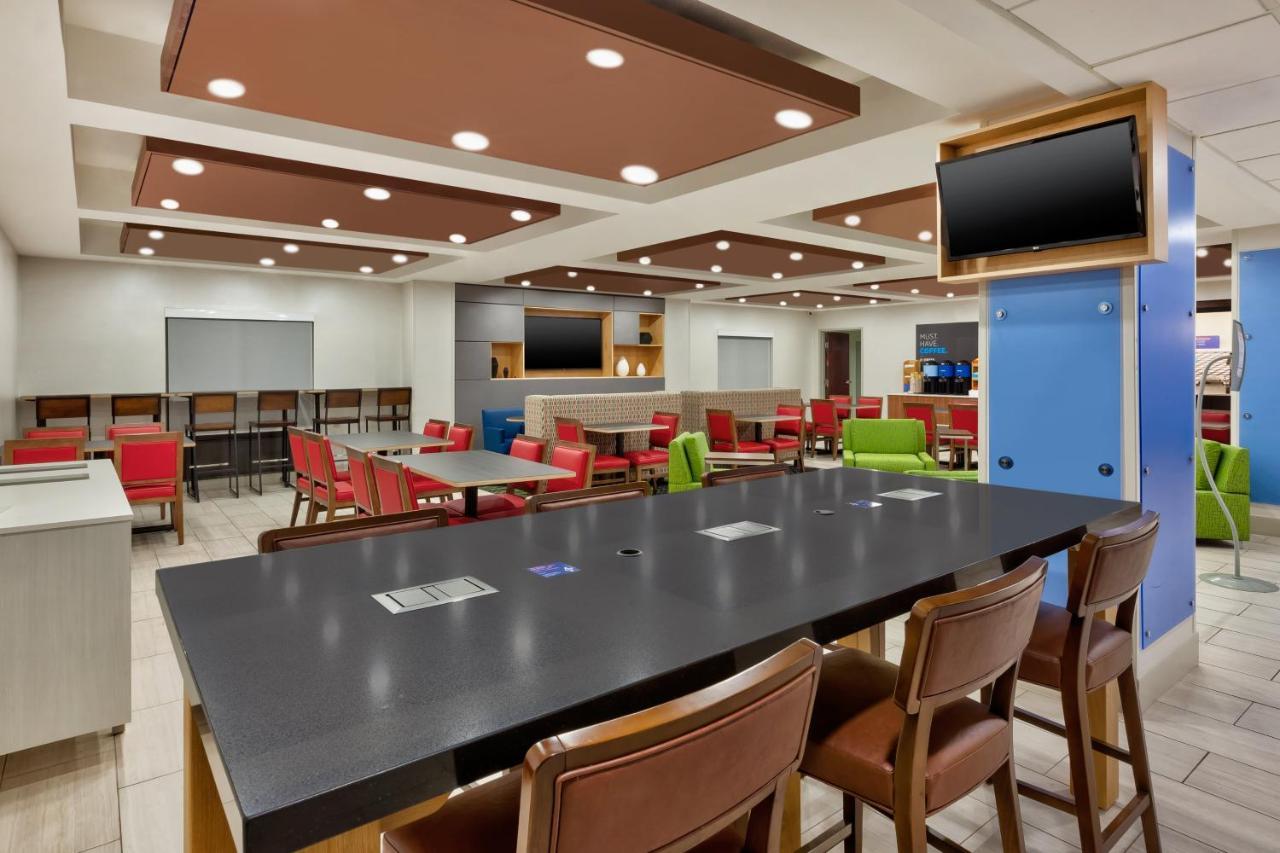 Holiday Inn Express & Suites Chesapeake By Ihg Luaran gambar