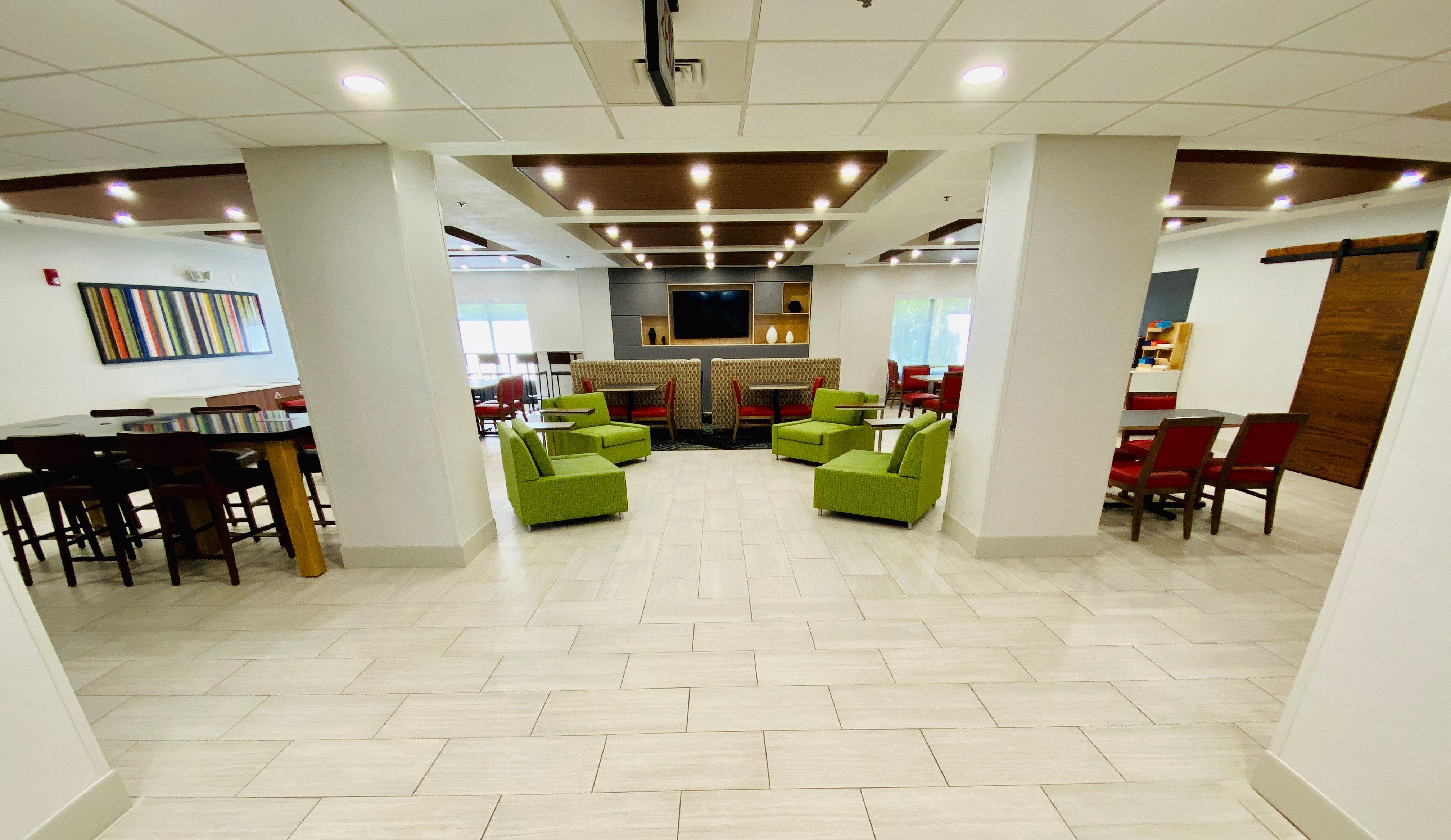 Holiday Inn Express & Suites Chesapeake By Ihg Luaran gambar