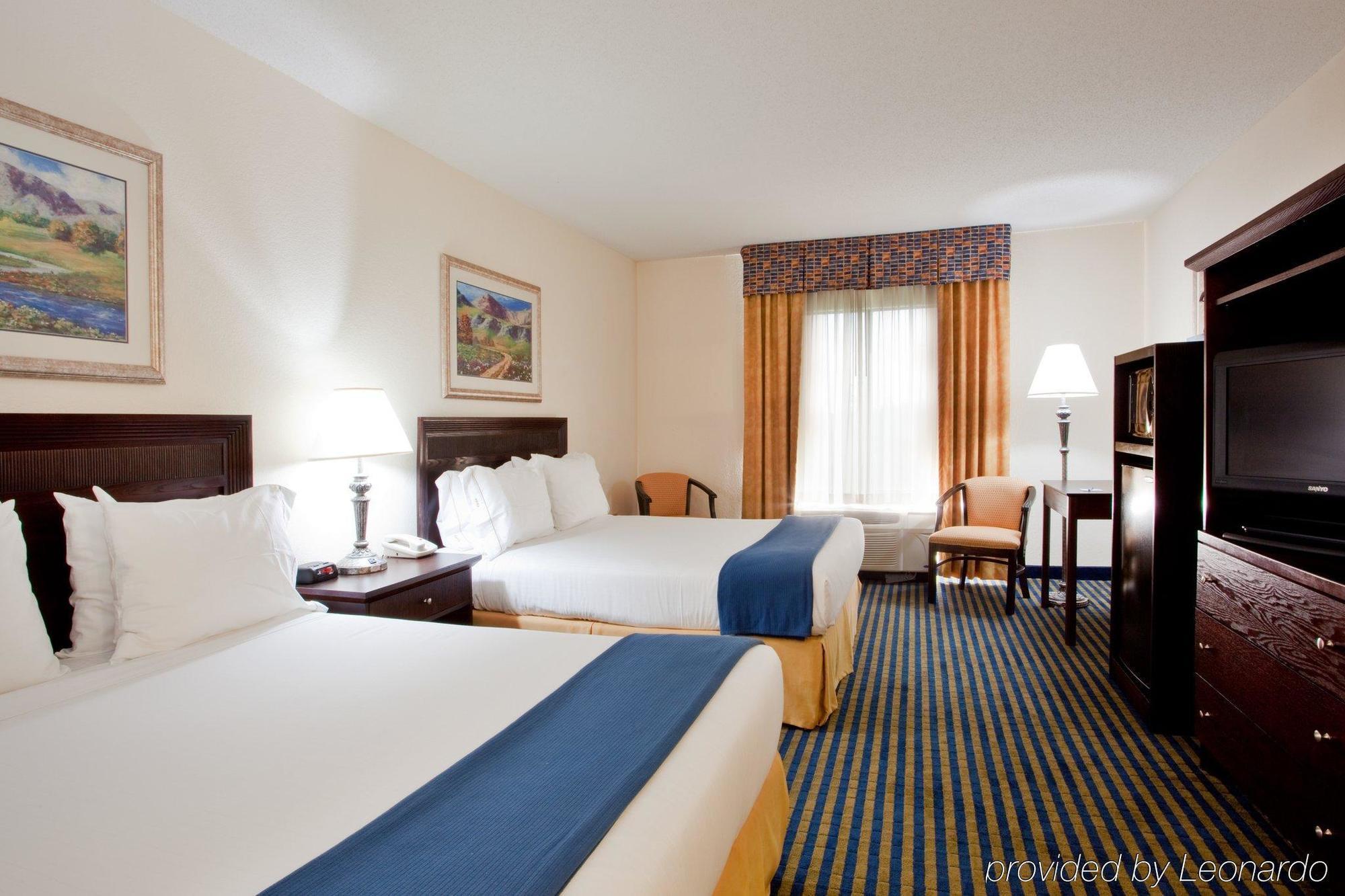 Holiday Inn Express & Suites Chesapeake By Ihg Luaran gambar