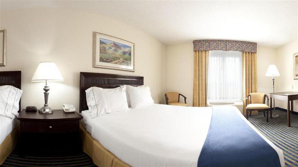 Holiday Inn Express & Suites Chesapeake By Ihg Luaran gambar